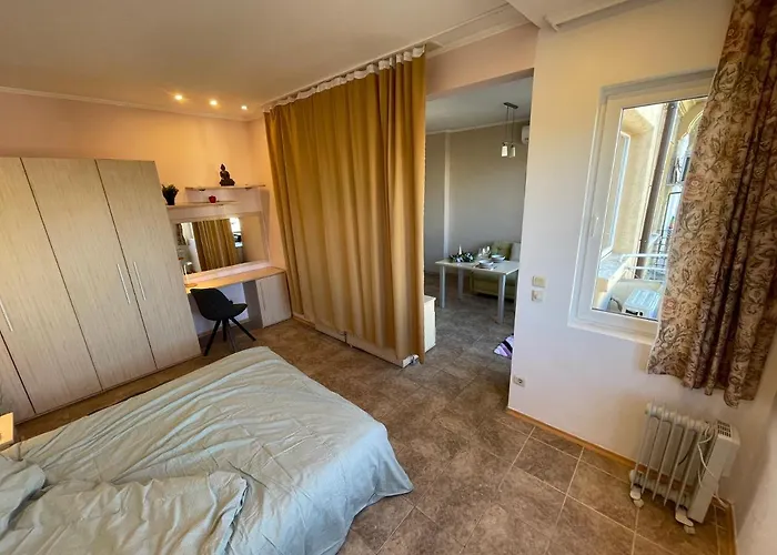 Varna Apartment דירה